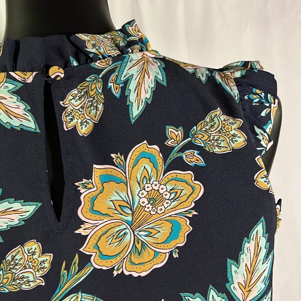 ๐ 6 for $35 โข J. Crew Factory Navy Multicolor Floral Sleeveless Ruffled Blouse - Picture 12 of 16